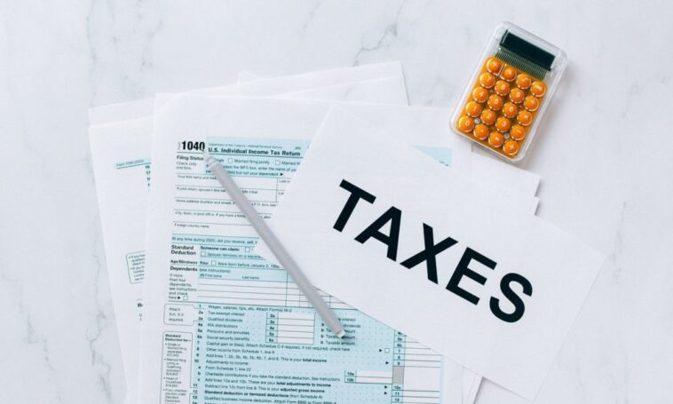 Quelle est la différence entre les droits et les taxes ? - Le magazine Trotons Tech