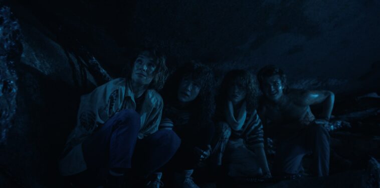 Stranger Things saison 5 pour expliquer pourquoi Upside Down est figé dans le temps