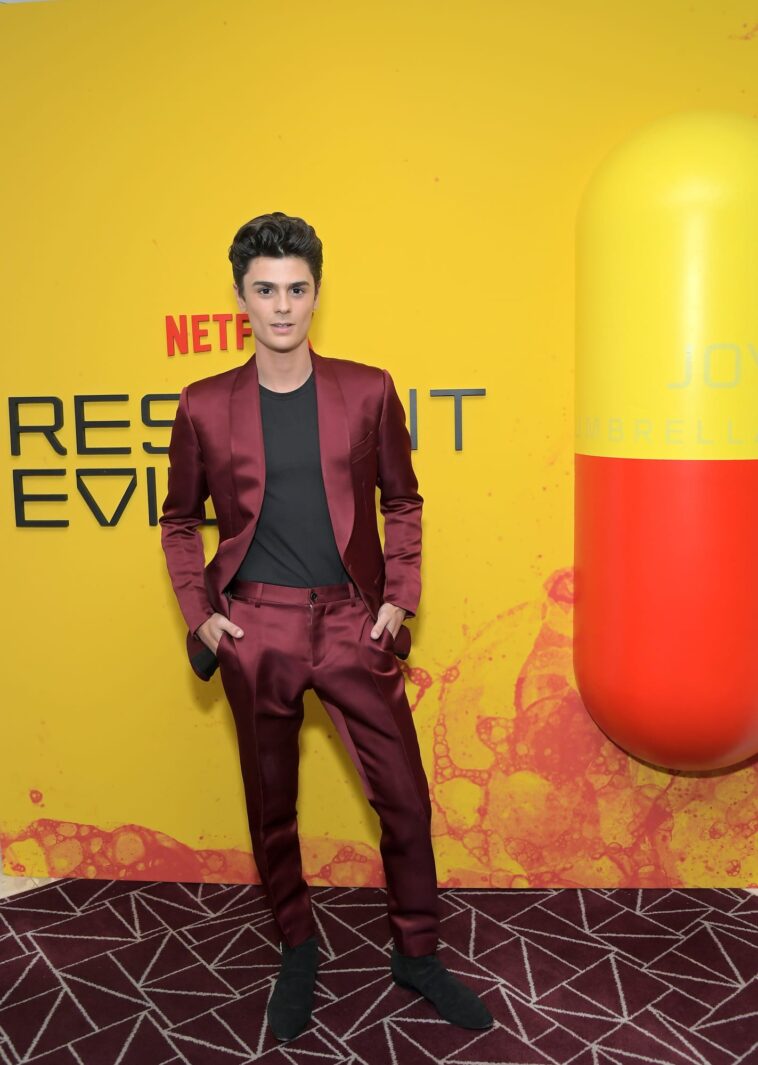 Tout sur l'acteur Simon