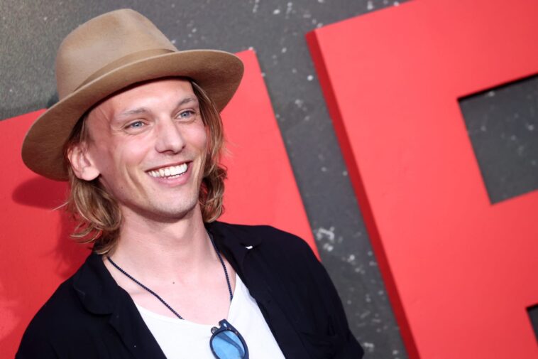 Jamie Campbell Bower apparaîtra sur The Tonight Show la semaine prochaine