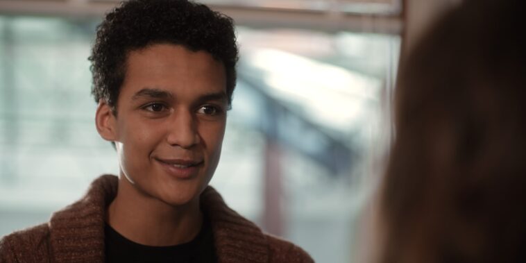 Devil in Ohio star Evan Ellison âge, Instagram et plus