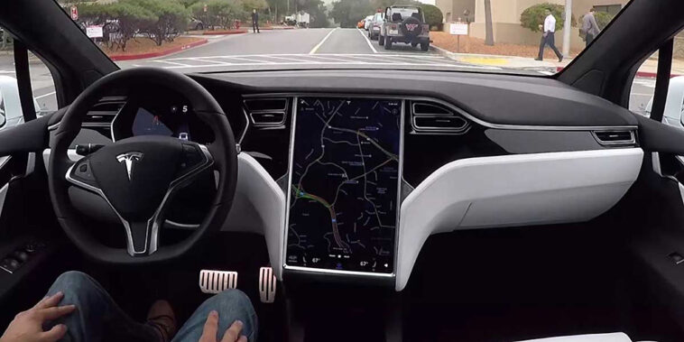 Tesla achète des puces 4nm à TSMC pour améliorer la conduite autonome