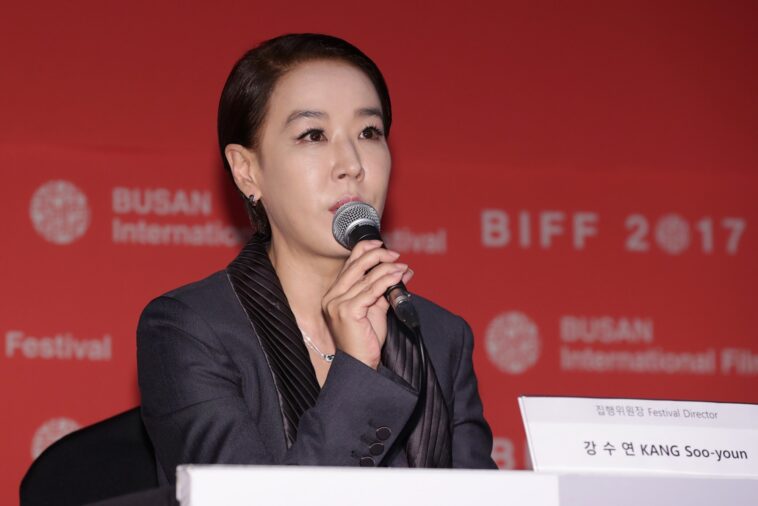 Qui est Kang Soo Yeon ?  (Dédicace expliquée)
