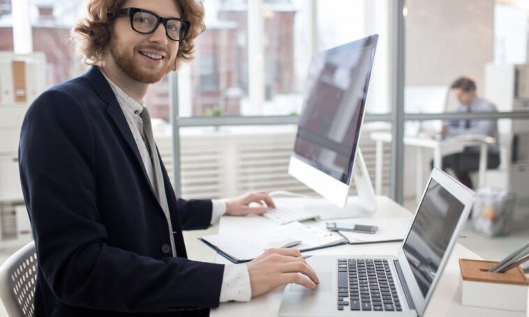 7 raisons pour lesquelles une entreprise embauche un consultant en informatique - Trotons Tech Magazine