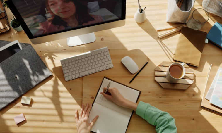 Principaux avantages de l'adoption d'un logiciel de formation des employés pour votre entreprise - Trotons Tech Magazine