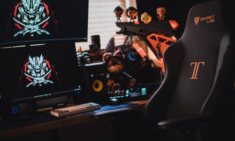 Chaise de jeu avec configuration des moniteurs : un guide détaillé - Trotons Tech Magazine