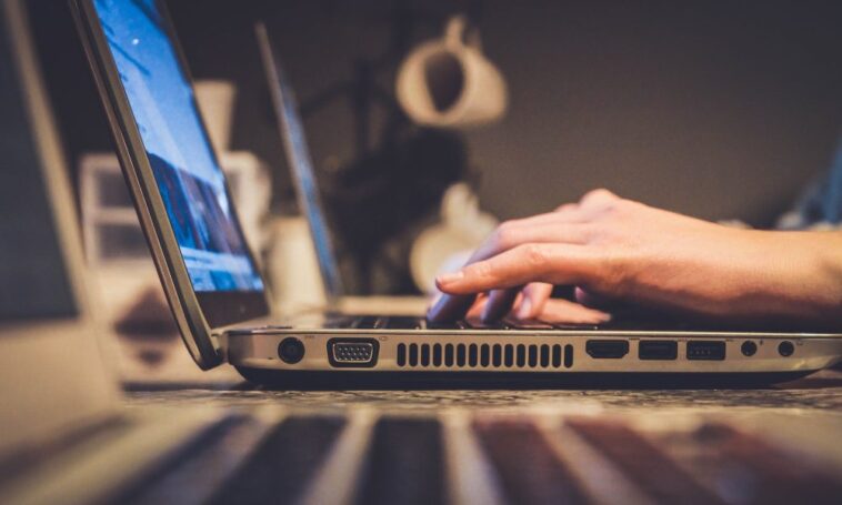 Comment l'Internet des objets (IoT) peut-il profiter au lieu de travail ?  - Trotons Tech Magazine