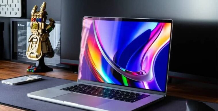 Apple retarde le MacBook Pro OLED, mais l'iMac 32" est en route