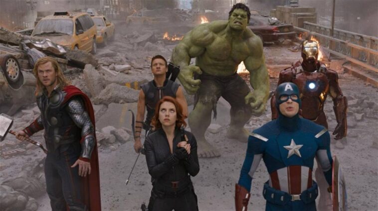 Superman et d'autres stars de "Smallville" deviennent les Avengers dans ces images