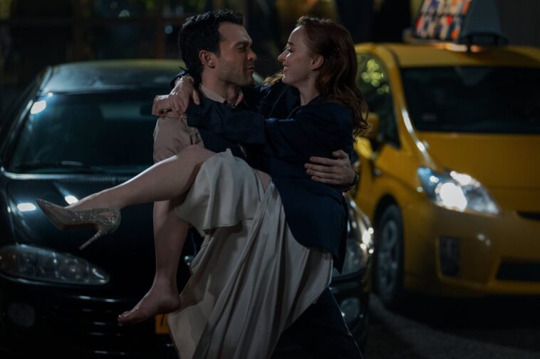 Qui joue dans le thriller érotique de Netflix ?