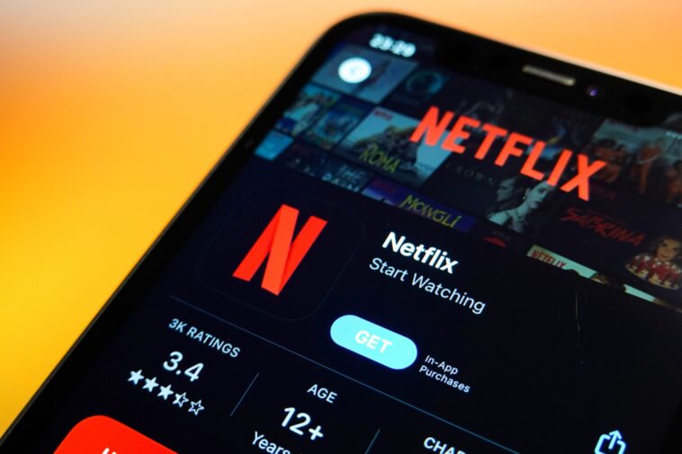 4 meilleures émissions britanniques à regarder sur Netflix (et 2 à ignorer)