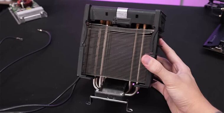 le dissipateur thermique à métal liquide perd face à Noctua