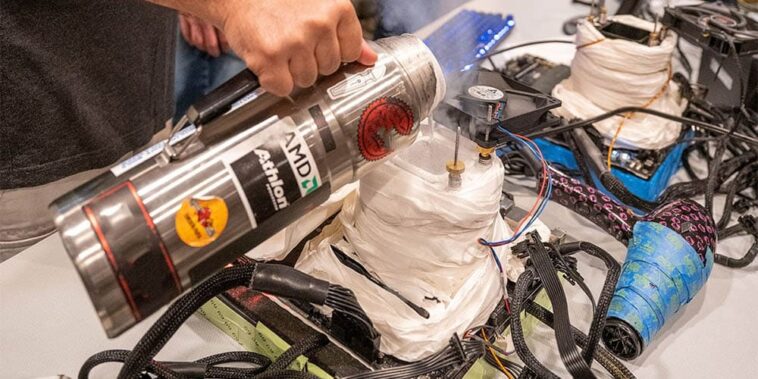 L'ASRock B650M-HDV/M.2 bat le record pour AMD Ryzen 9 7950X