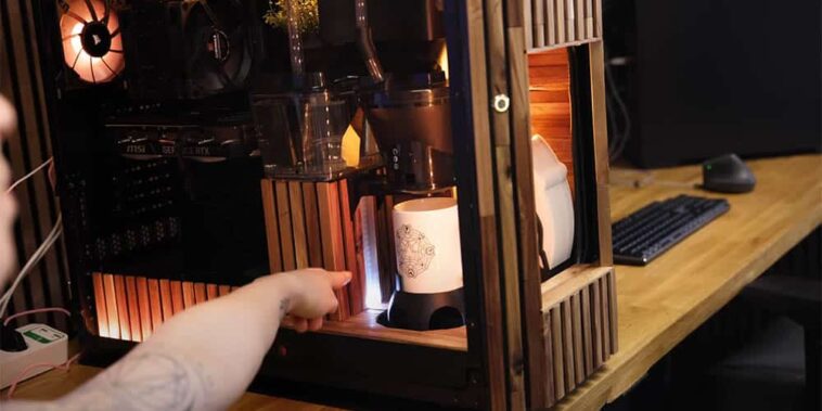 Ils créent un PC cafetière avec un grille-pain et un moulin pour faire du café