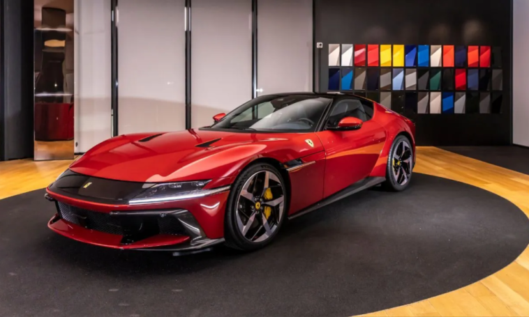 Ferrari dévoile la 12Cilindri : une pure centrale V-12 - Trotons Tech Magazine
