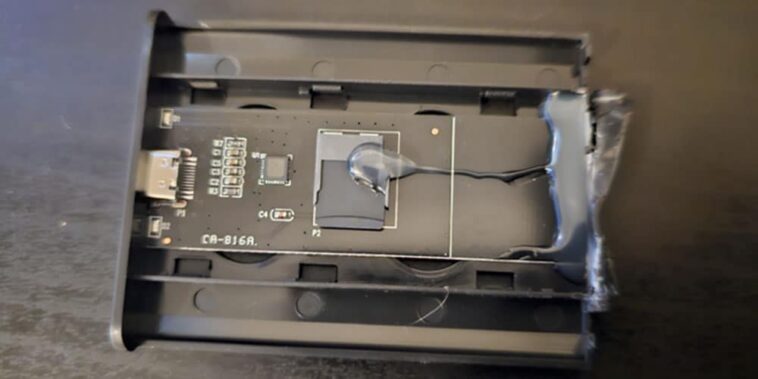 SSD-falso-con-tarjeta-Micro-SD