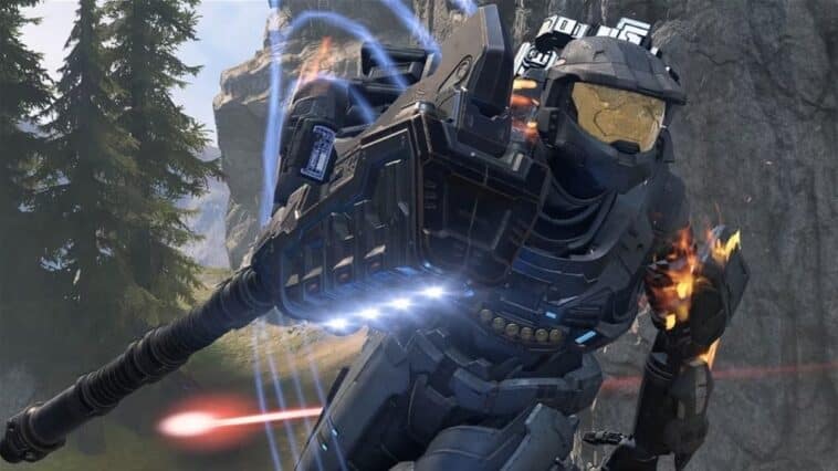 Un fan de Halo Infinite met des mois à construire un marteau à gravité grandeur nature