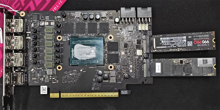 les 8 voies PCIe 4.0 restantes seront utilisées dans 2 SSD
