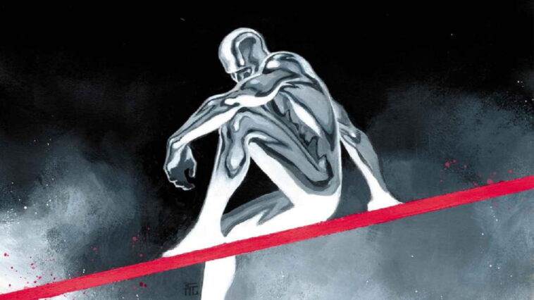 Cet écrivain DC partage un hommage à Silver Surfer, anticipant ses débuts à l'UCM