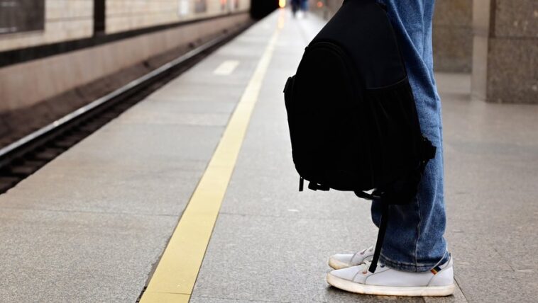 Il était en sortie scolaire pour visiter la capitale : un adolescent de 16 ans se jette sous une rame de métro devant ses camarades