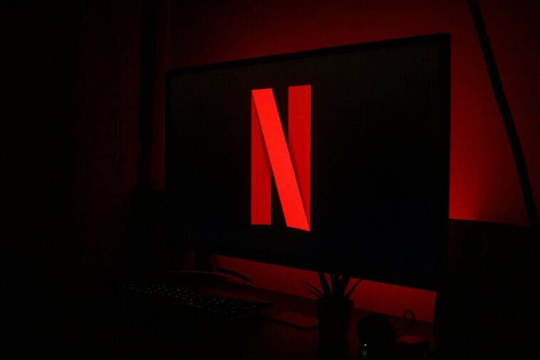 Une figure de Netflix meurt à seulement 40 ans dans d’horribles circonstances, une jeune femme interpellée
