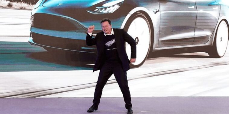 Intel signe avec Tesla un contrat pour le super-tank dojo 3