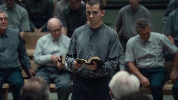 « Unchosen » sur Netflix : loin de « Sex Education », Asa Butterfield embrigadé dans une secte
