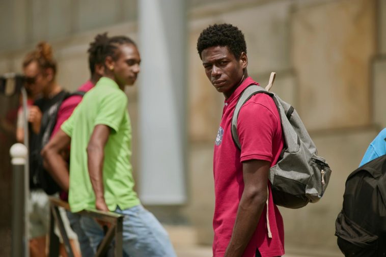 le retour manqué de l’équipe du “Bureau des légendes” avec cette série tournée en Martinique