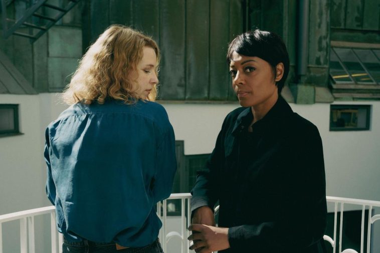 “8 Months”, “Legends”, “Enchaînés”… Que valent les séries de la semaine ?