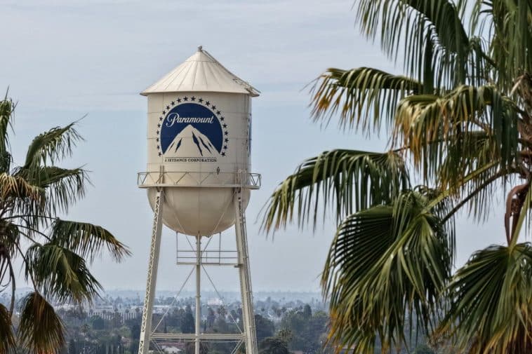 Le syndicat des scénaristes américains s’oppose en justice au rachat de Warner par Paramount